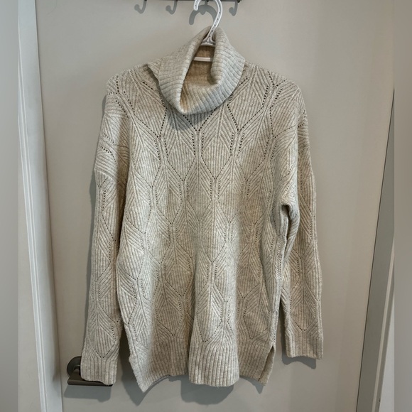 Reitmans Turtle Neck - Picture 1 of 3